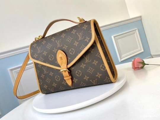 LOUIS VUITTON IVY 0520